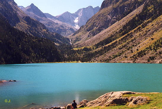 Lac de Gaube et Vignemale.