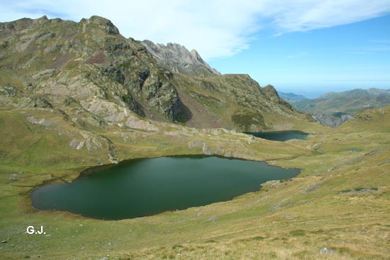 Lacs du Lavedan et d'Uzious domins par le pic d'Anglas.